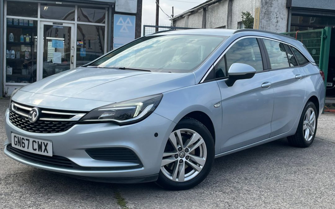 2017 (67) Vauxhall Astra Design Cdti estate – £4,995